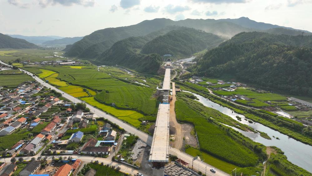 念好“山字經” 奏響“四季歌”——長白山區域旅遊業高品質發展實踐