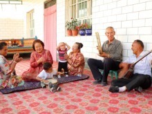 新疆維吾爾族歌謠傳承人：把歡樂帶到四方