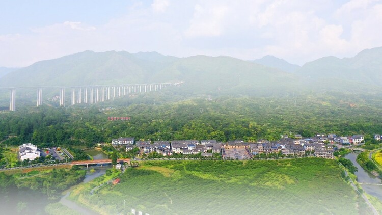 習近平湖南行丨首站來到沙洲瑤族村