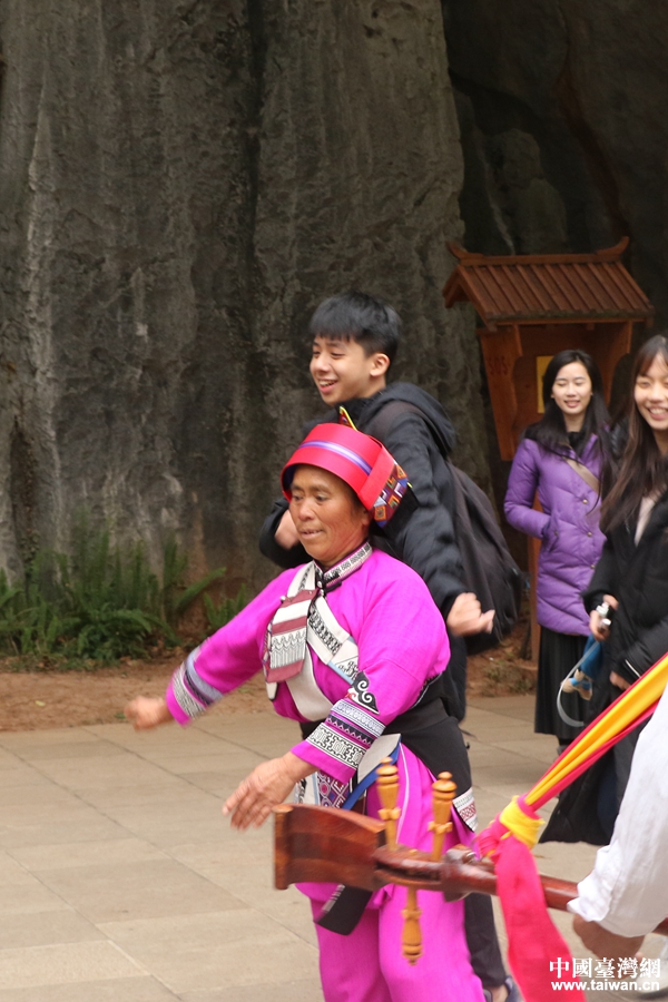 台灣年輕自媒體人訪石林國家地質公園