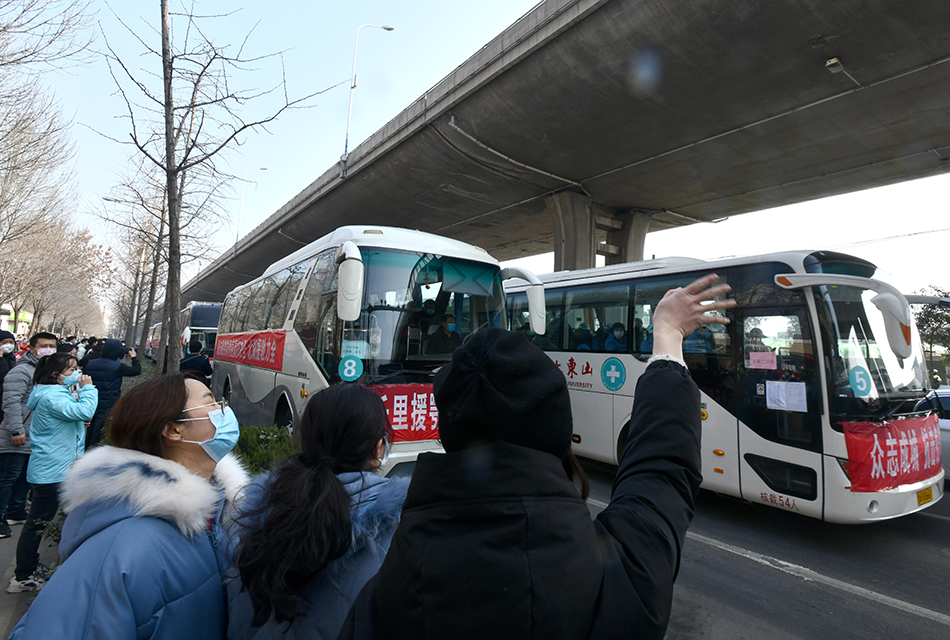 48小時，13省市近6200名醫護人員馳援武漢