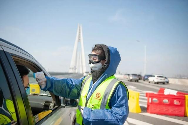 武漢志願者華雨辰：我特別慶倖非常時期做了這個選擇！