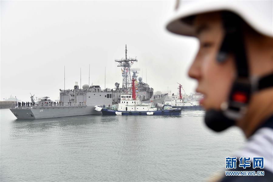 來華參加多國海軍活動的外國軍艦抵達青島