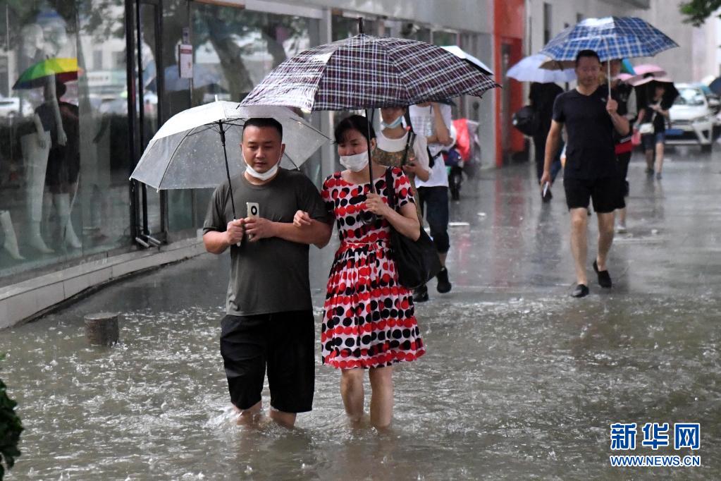 鄭州遭遇歷史極值暴雨 交通中斷市內部分地區停水停電