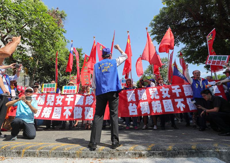 總臺海峽時評：“台獨”組織所謂“公投”是自尋死路