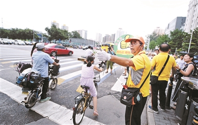 北京向六大領域不文明行為説不 搶座、拋物皆處罰