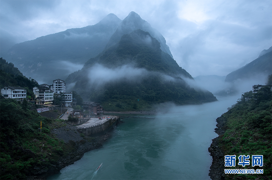 重慶彭水：江作青羅帶 山水畫廊生態美