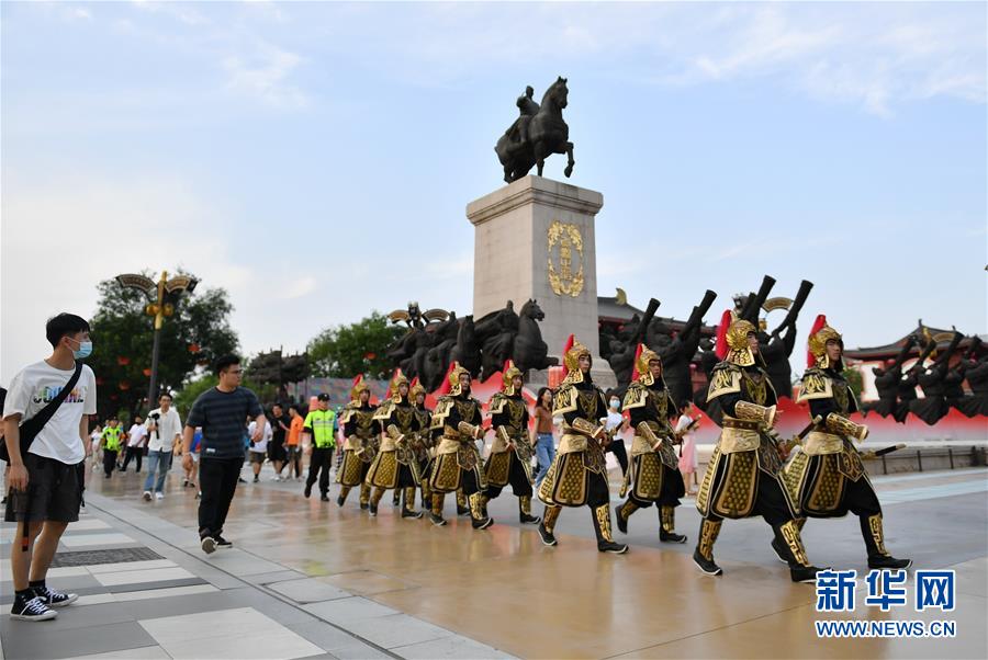 線上線下消費升溫 文旅活動邁上“雲端”——端午假期透視中國經濟高品質發展新動力