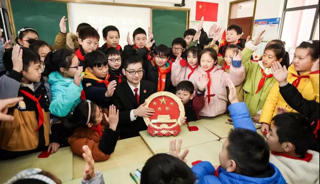 國家憲法日，看新時代依憲治國新局面