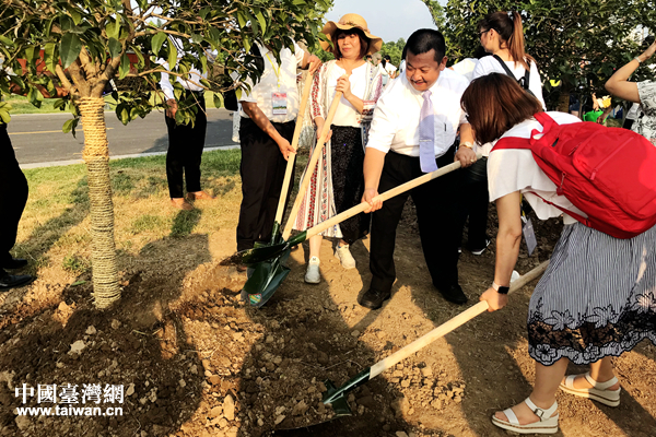 栽種共同的心願——蘇臺青少年共植同根樹