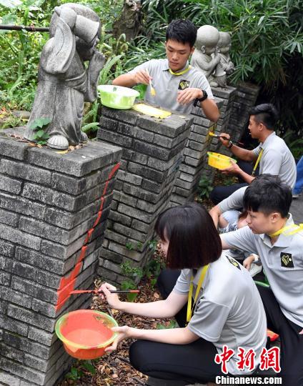 台灣優秀青年藝術家福州參加首屆“潮·視覺創作營”展示彩繪藝術