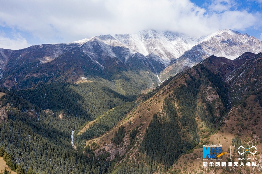 祁連山“夏雪”似油畫