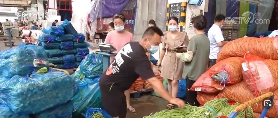 “西果東輸 南菜北運” 豐富百姓餐桌