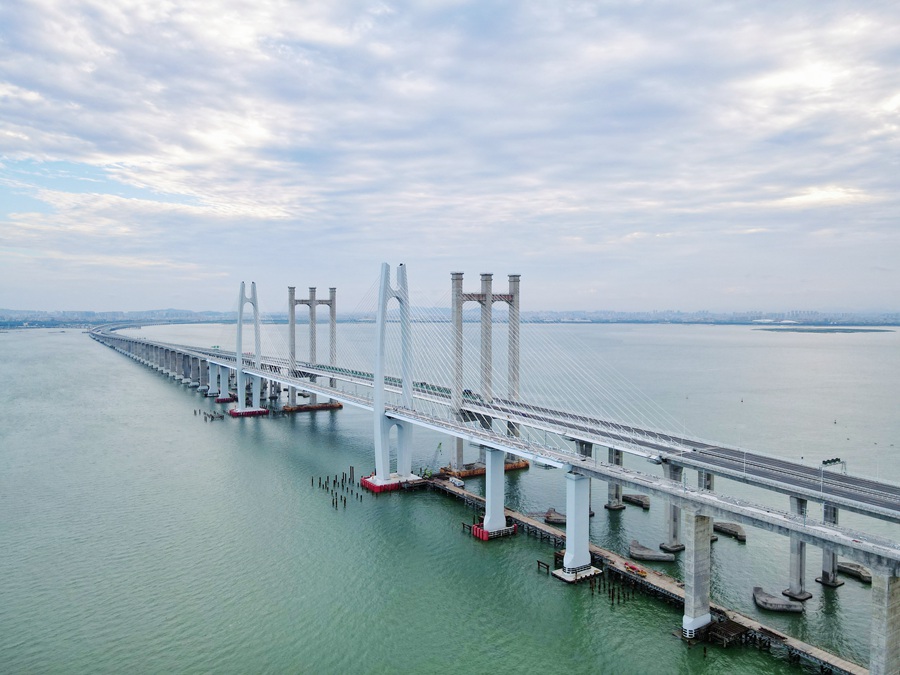 國內首座跨海高速鐵路橋泉州灣跨海大橋無砟軌道施工完成