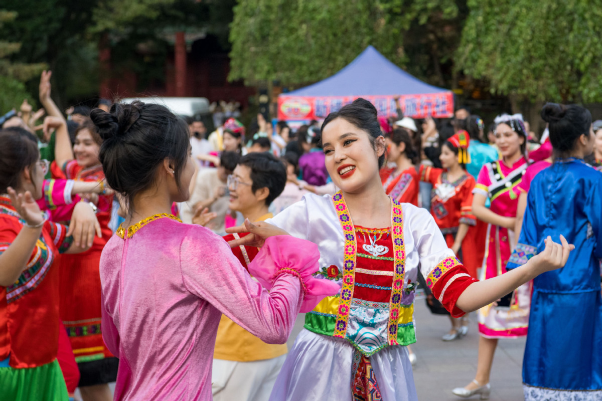 各地多彩民俗迎端午