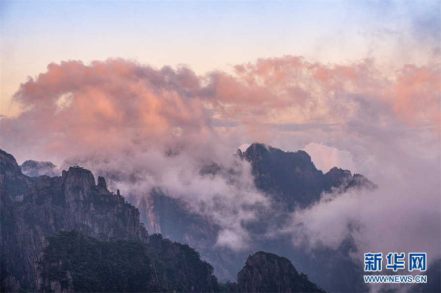 秋日黃山 雲蒸霞蔚