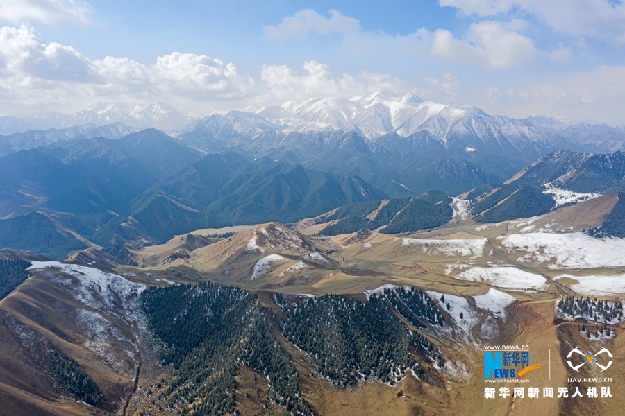 祁連山“夏雪”似油畫