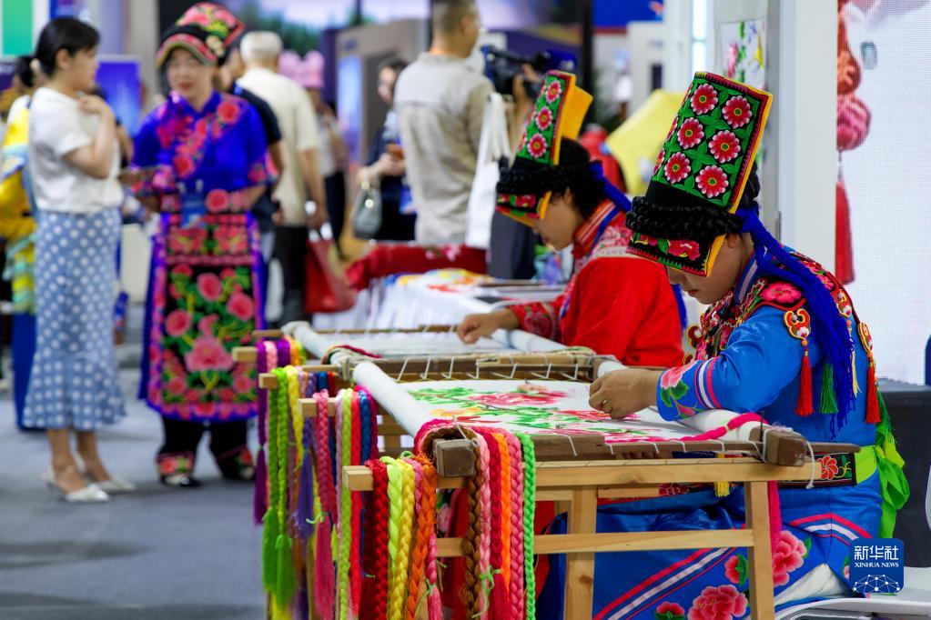 中國西部文化産業博覽會在西安舉行