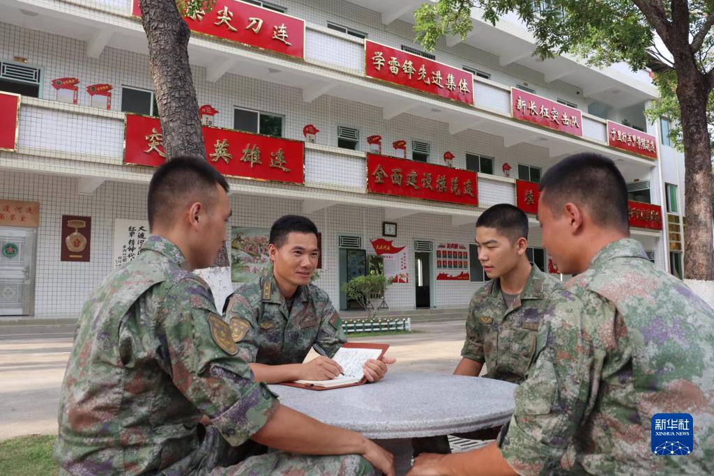 奮力實現建軍一百年奮鬥目標 打開強軍事業發展新局面——習近平主席出席軍隊領導幹部會議時發表的重要講話在全軍部隊引起強烈反響