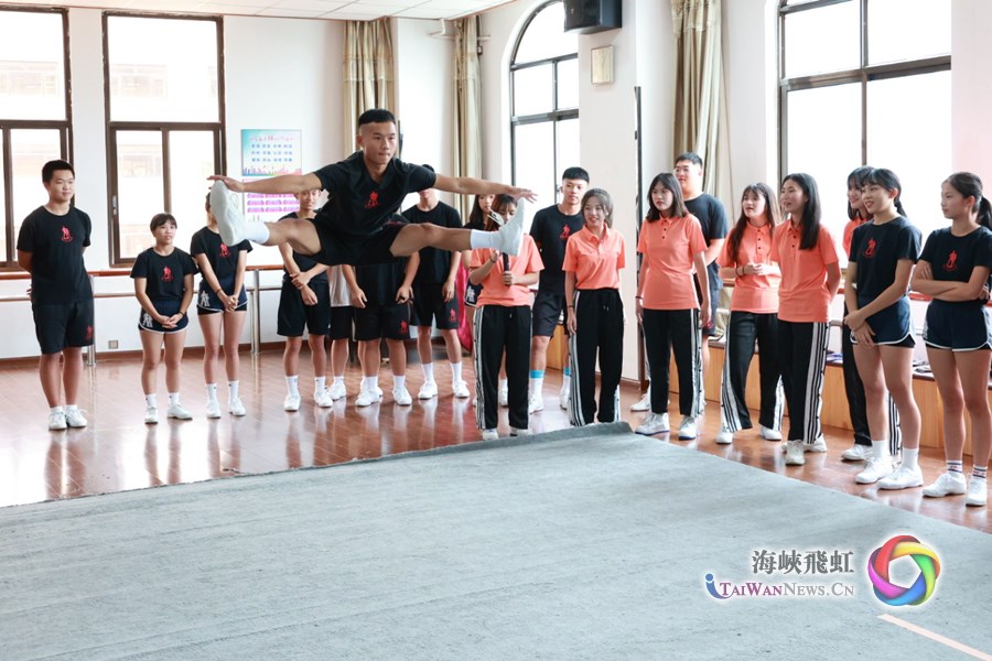 “舞動青春·唱響未來”：第十五屆滬台中小學生才藝交流在滬舉辦