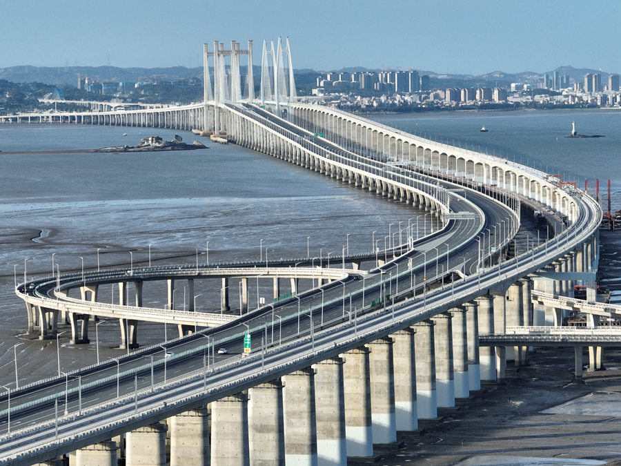 國內首座跨海高速鐵路橋泉州灣跨海大橋無砟軌道施工完成