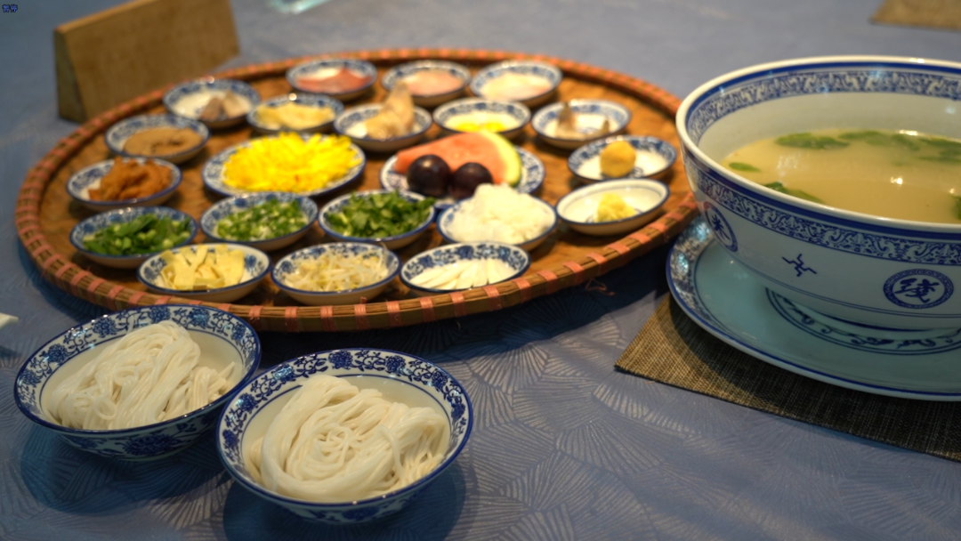 台灣省的家人們，歡迎回家吃這碗過橋米線