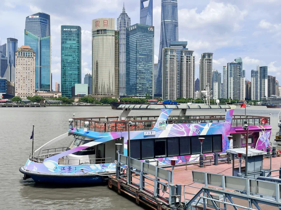 上海浦江遊覽推出“科技感”主題遊船