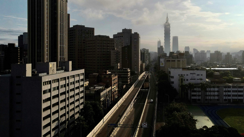 臺跆拳道選手談為何高舉五星紅旗：“看透了民進黨”