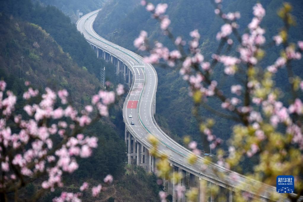 再闖新路看西部 接續奮鬥開新局—— 習近平總書記謀劃推動西部大開發譜寫新篇章