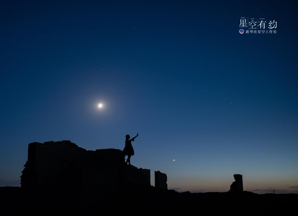 最美“星月童話”來了！10月10日金星合月