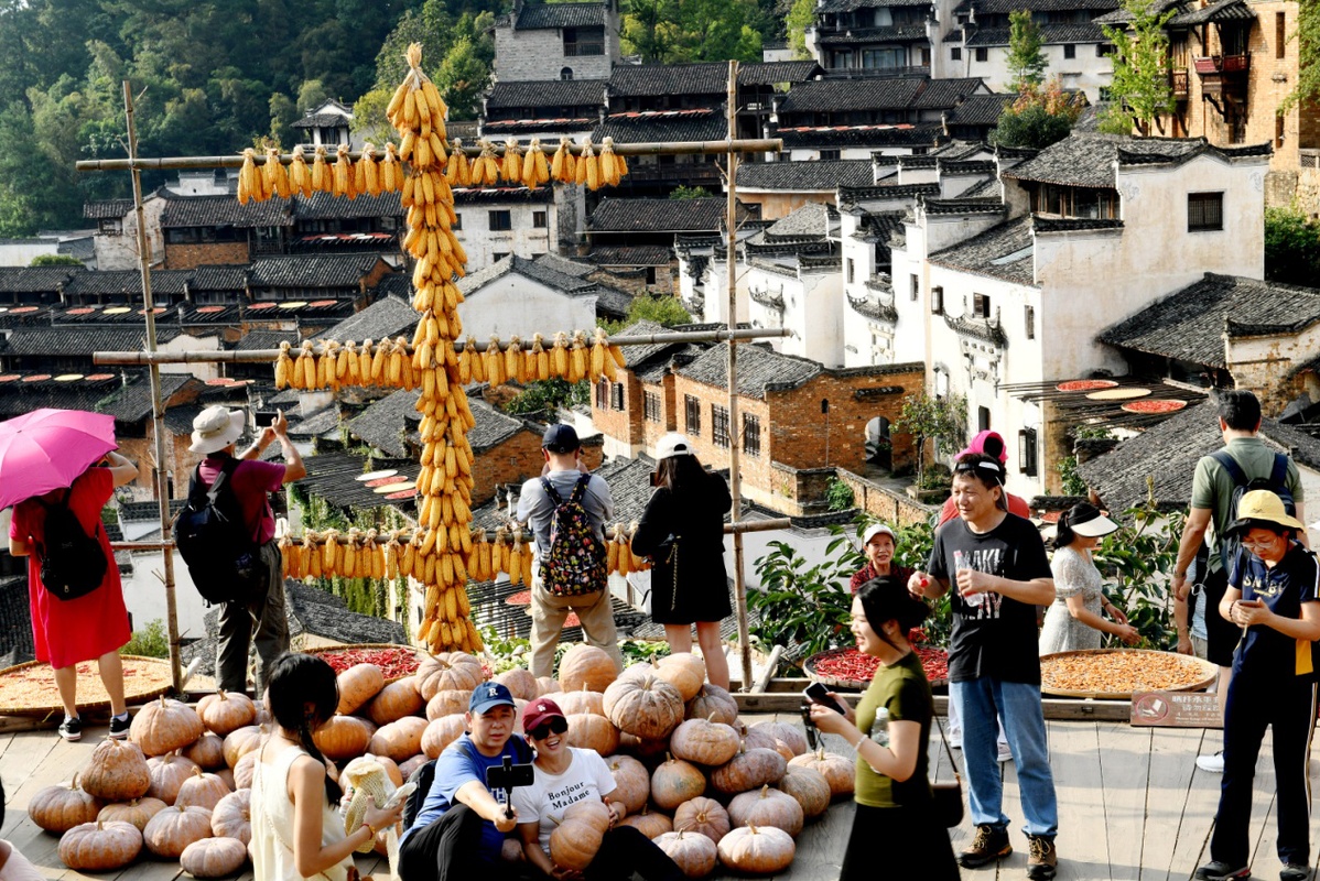 江西婺源：曬秋曬出農家豐收美景