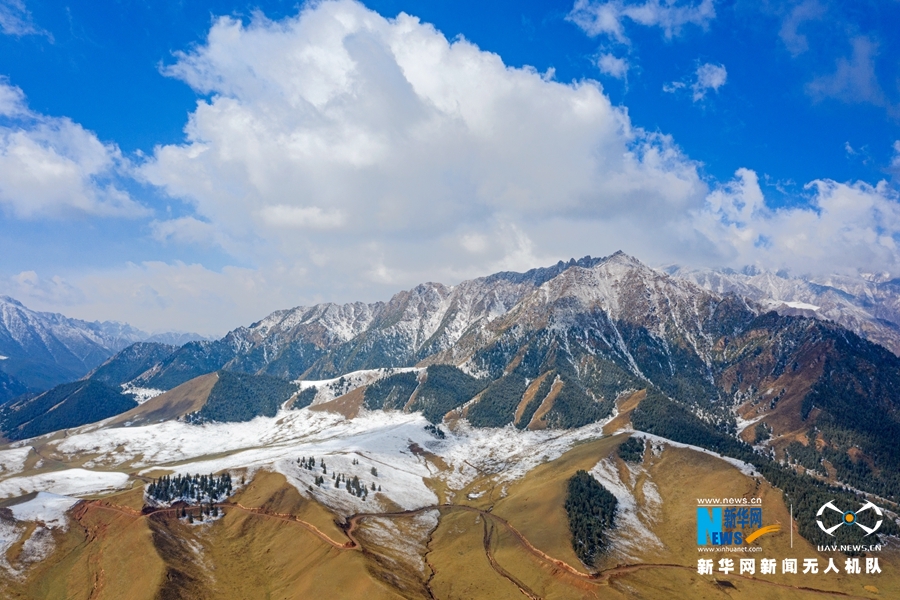 祁連山“夏雪”似油畫