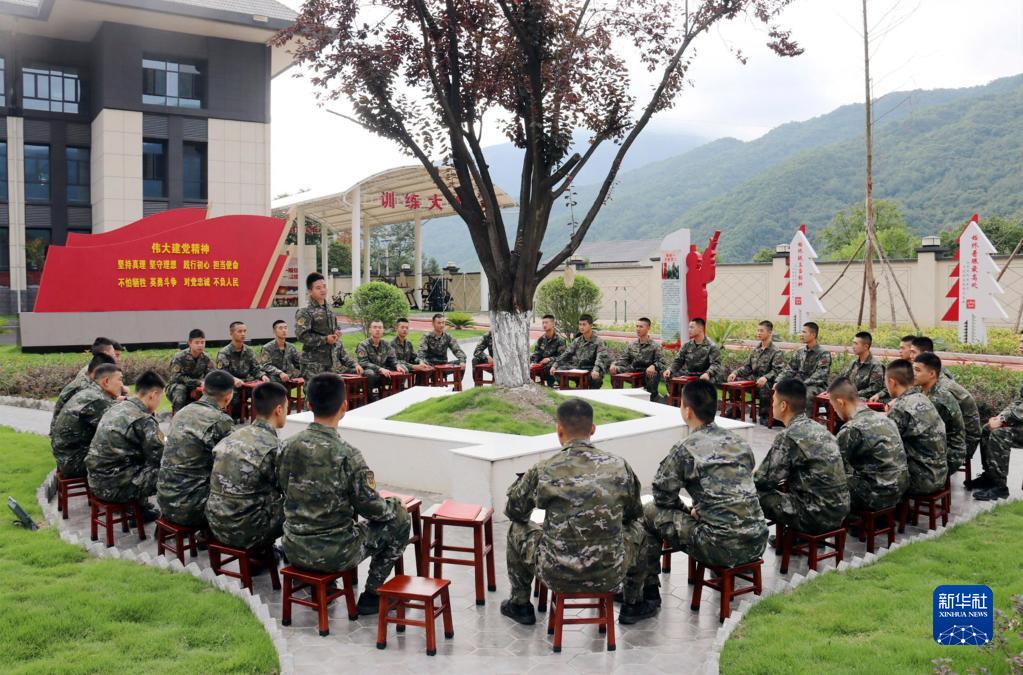 奮力實現建軍一百年奮鬥目標 打開強軍事業發展新局面——習近平主席出席軍隊領導幹部會議時發表的重要講話在全軍部隊引起強烈反響