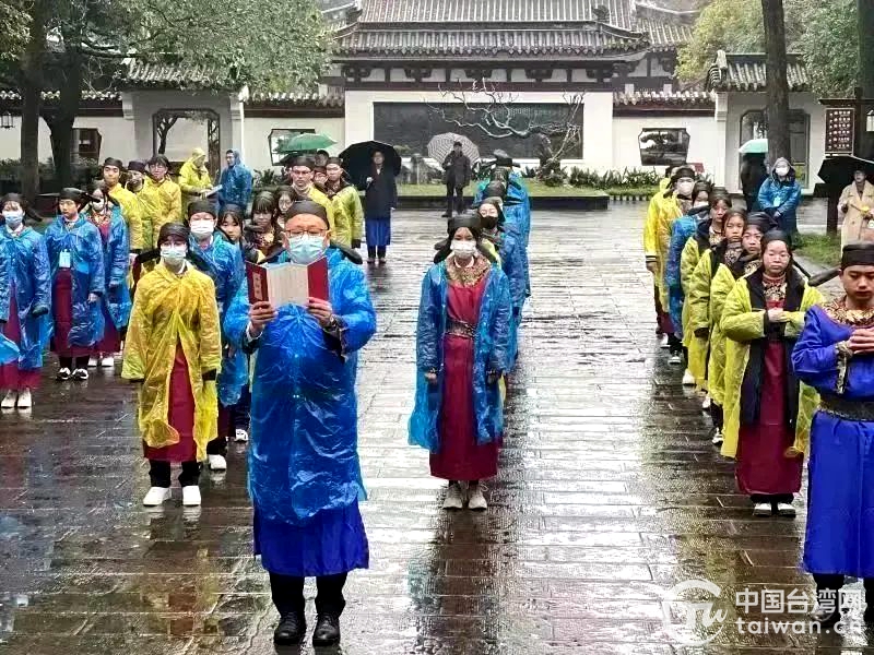 上海臺商子女學校師生在川體驗天府文化魅力