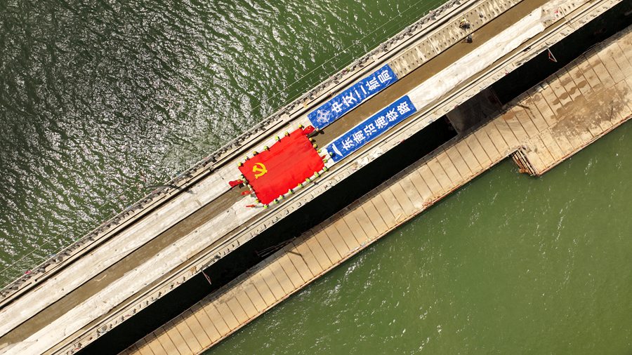 國內首座跨海高速鐵路橋泉州灣跨海大橋無砟軌道施工完成