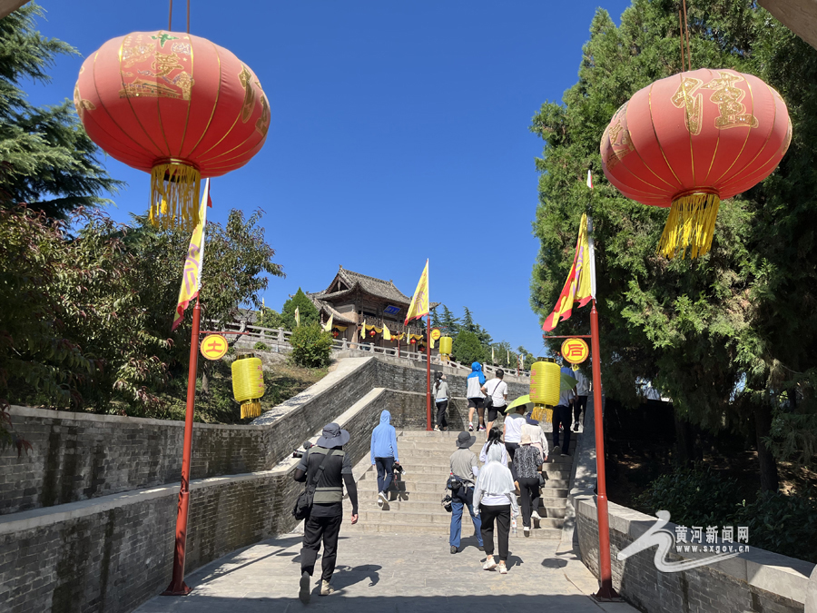 祭一份心願于后土 取一把聖土回台灣