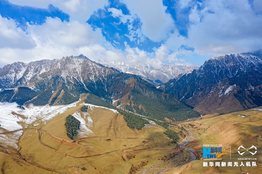 祁連山“夏雪”似油畫