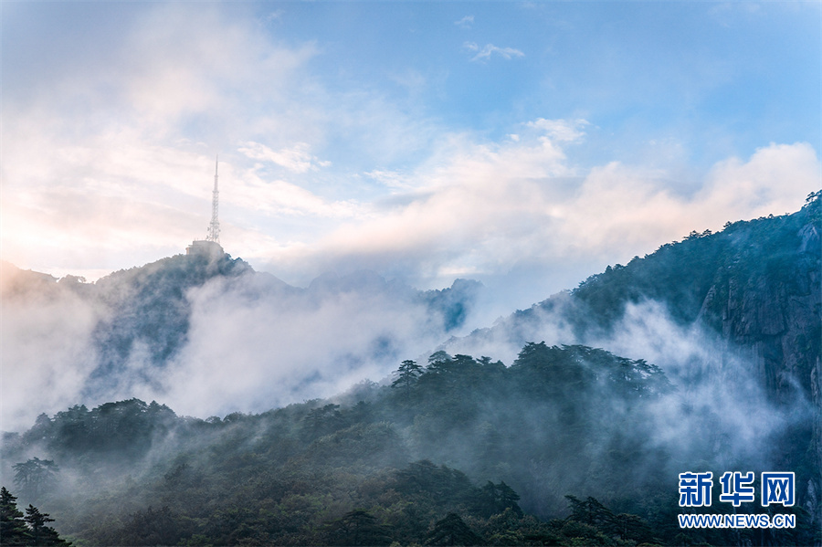 秋日黃山 雲蒸霞蔚