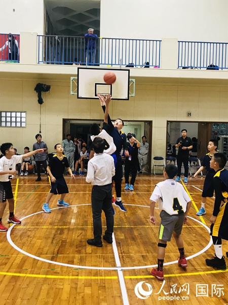 北京“推波助籃”青少年男女籃與沖繩青少年舉行交流活動