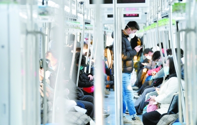 北京復工首個早高峰客流量仍處低位 疫情期間地鐵將嚴控人流密度