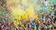 捷克舉辦首屆歡樂“彩色跑” 上萬人盡情狂歡