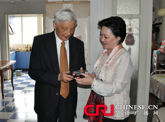 《CRI會客廳》反法西斯戰爭勝利70週年系列訪談《古城·戰事·家書》：火線排長 智者少將——專訪中國遠征軍上尉王楚英