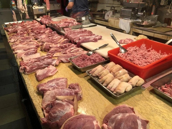 島內開放萊豬進口在即 豬肉攤販嘆生意減少1/3