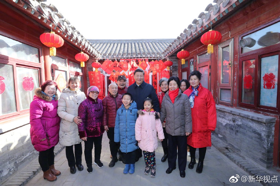 習近平走進北京四合院，包餃子、炸饹馇、貼“福”字、聊家常