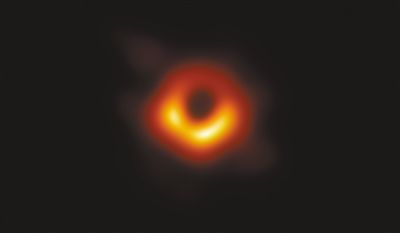 四大洲、八個觀測點、超過兩百名科學家，聯合觀測捕獲影像 人類首次“看到”黑洞正面照