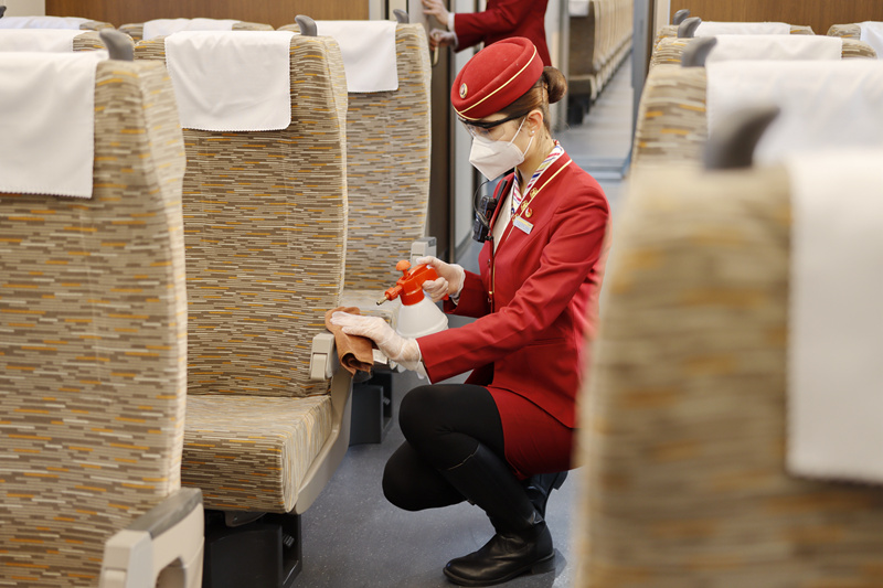 坐上“高寒版”復興號 體驗京哈高鐵列車試運行