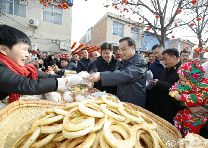 李克強山西運城趕年集，一路下來買了四種年貨