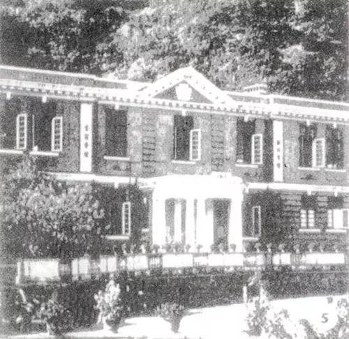 1887年9月，孫中山轉入的香港西醫書院校舍。