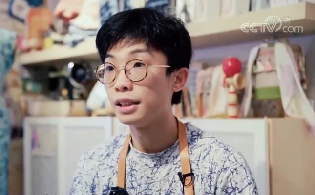 被喻為“世界上最美的顏色”,是他從廚余垃圾中提取的 被喻為“世界上最美的顏色”,是他從廚余垃圾中提取的