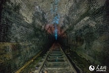 澳大利亞海倫斯堡隧道群：藍色螢火蟲點亮百年古老隧道